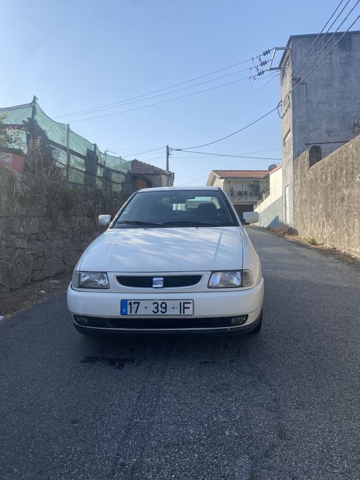 Seat ibiza 1.0 branco