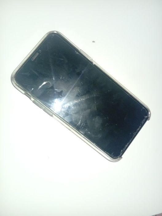 iPhone 11 - defeito no ecrã