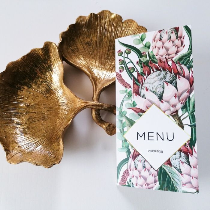 Menu na stół weselny z egzotycznym motywem kwiatów srebrnika PUDROWY R