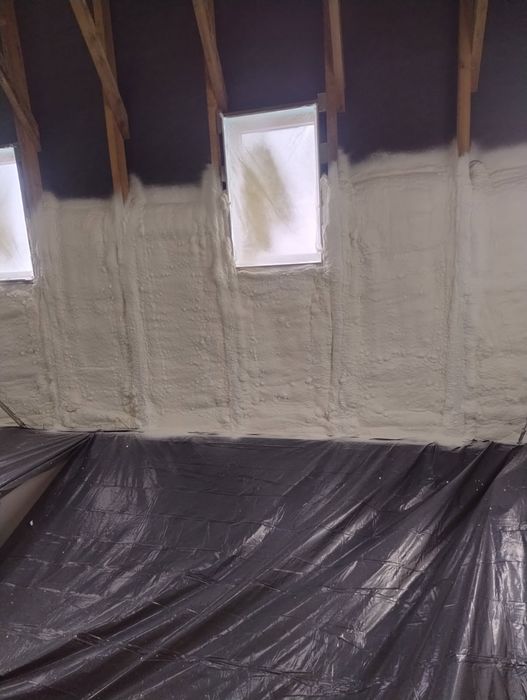 Ocieplanie pianką pur poddaszy , wdmuchywanie welny , izolacja fundame