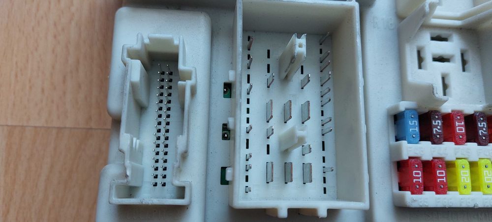 Skrzynka BSI moduł komfortu Mazda BP4K 66730 E