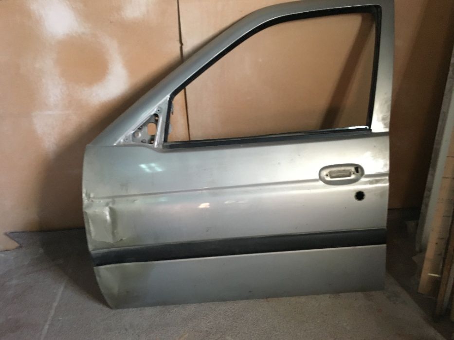 Двери Ford escort 1997 97' белые задние