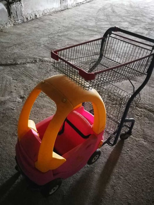 Продам тележки покупательские в виде детской машинки (б\у)