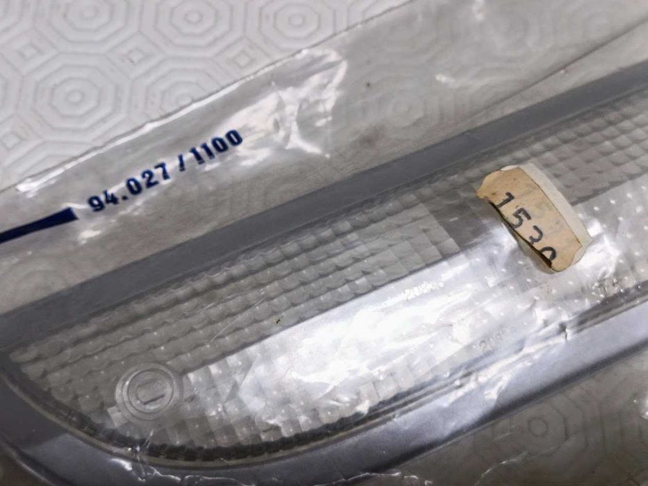 Luz tampa dianteira esquerda Peugeot 504