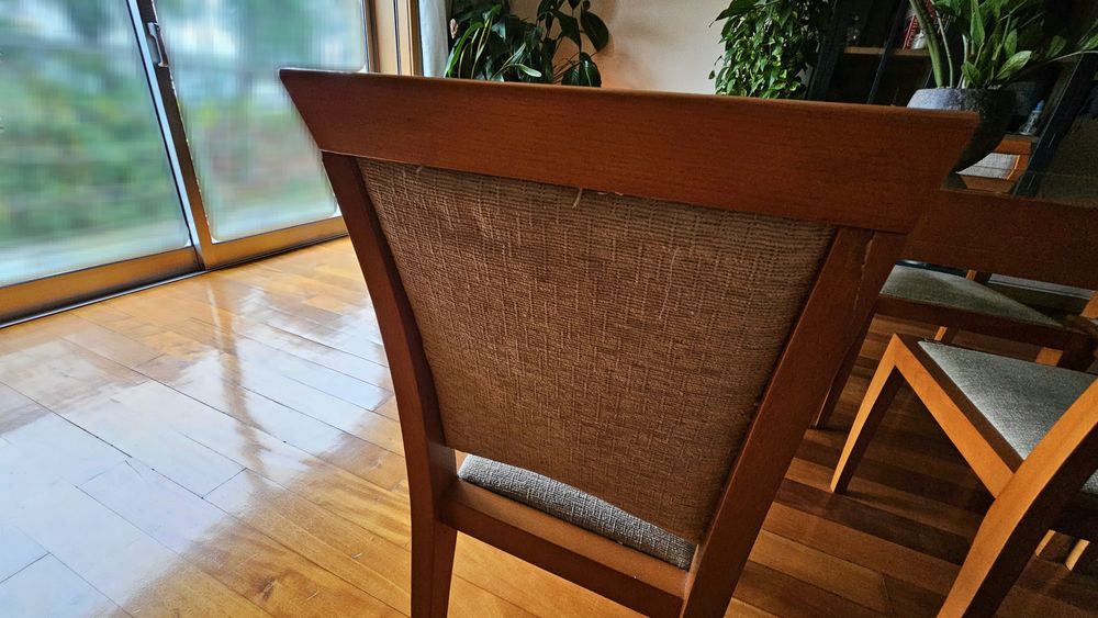 Mesa Extensível em Cerejeira com 6 Cadeiras