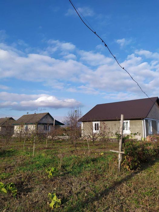 Продам будинок з гарним краєвидом на річку