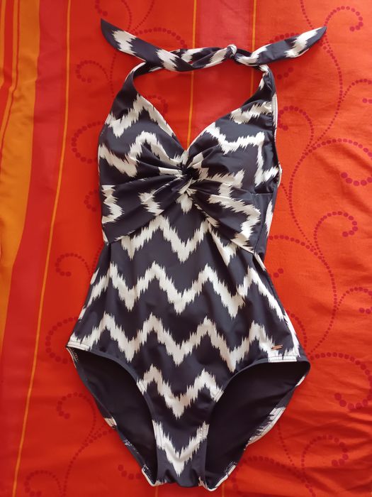 Купальник закрытый размер 38