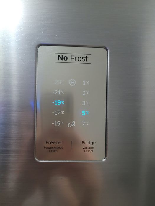 Lodówka SAMSUNG RB33N340MSA No frost 185cm Srebrna