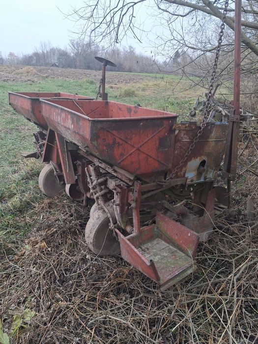 Юмз 6  та сільгоспзнаряддя