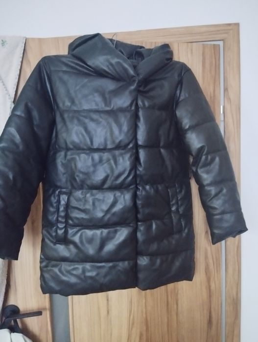 Kurtka zimowa damska Stradivarius