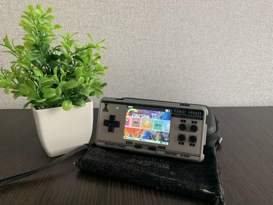 Ігрова портативна консоль