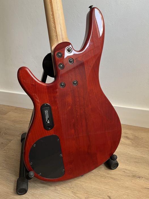 Baixo Yamaha TRB1004J