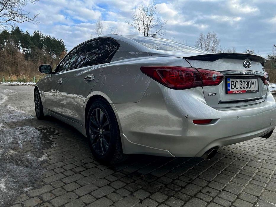 Infiniti Q50 3.5hydrid кращий седан в класі на найкращому двигуні