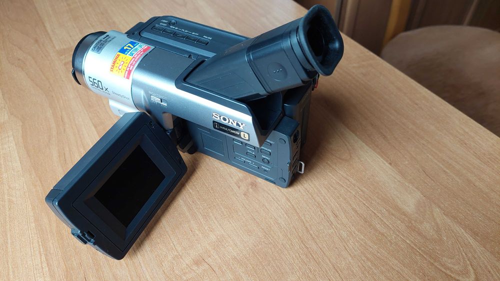 Kamera SONY Handycam Vision CCD-TRV78E