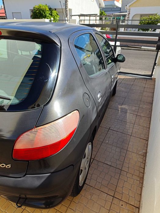 Peugeot 206 1.1 / Gasolina / Ano 2001 / 5 portas