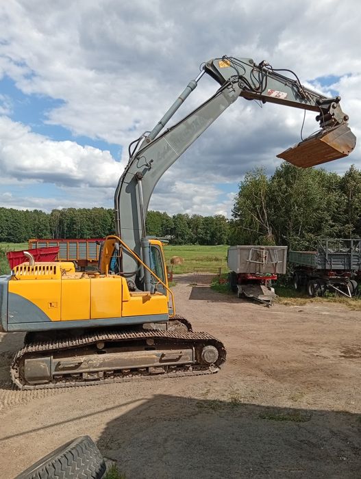 Koparka Volvo EC240 3 łyżki JCB 9 ton
