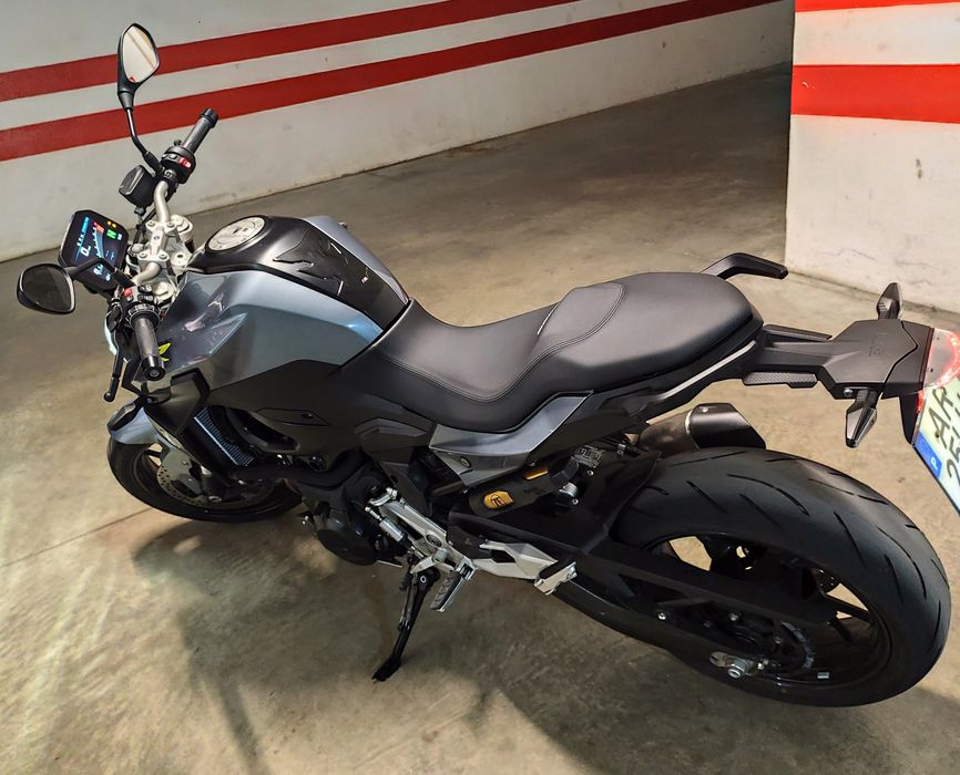 BMW F900R - Dynamic ESA