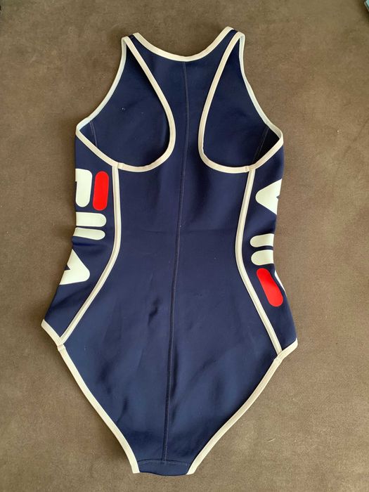 Купальник закрытый FILA Италия. Цвет темно синий р-р 42