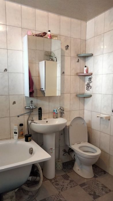 Продам два дома на одном участке