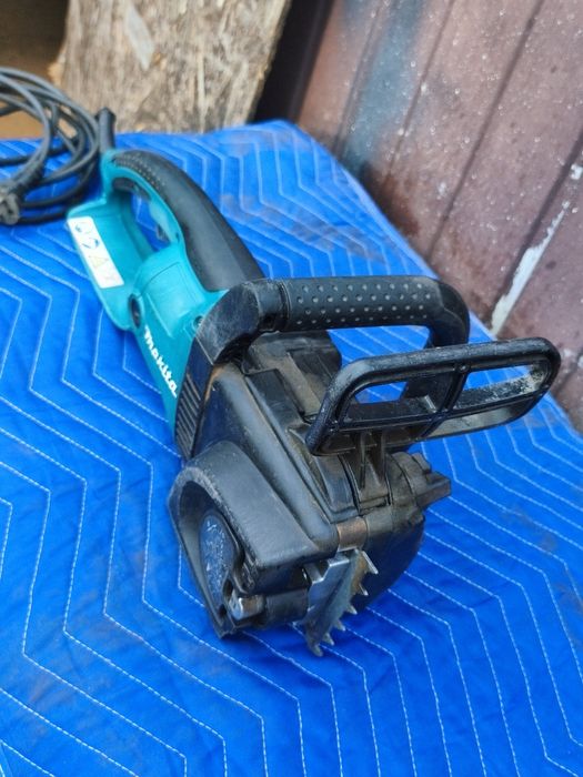 Piła łańcuchowa elektryczna Makita 2000W UC3530A