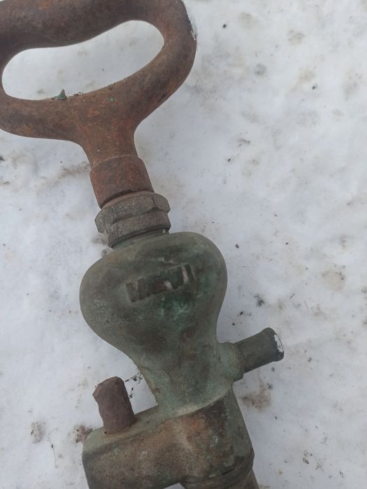 Антикварний ретро ручний насос для рідини mewi