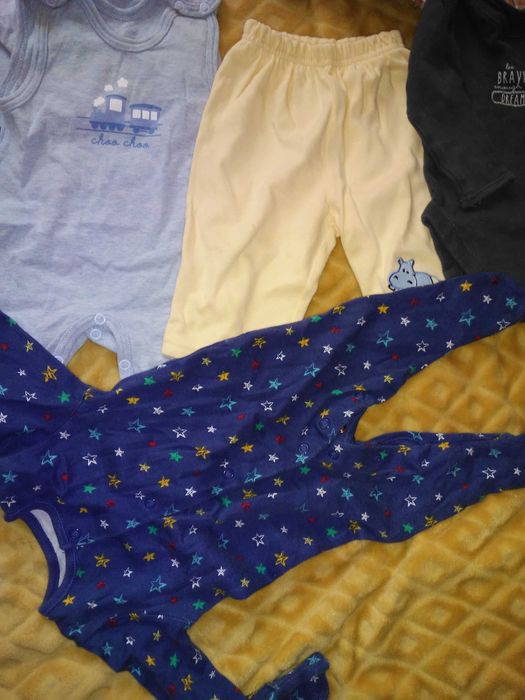 Sprzedam zestaw ubranek dla chłopca rozm. 62-68