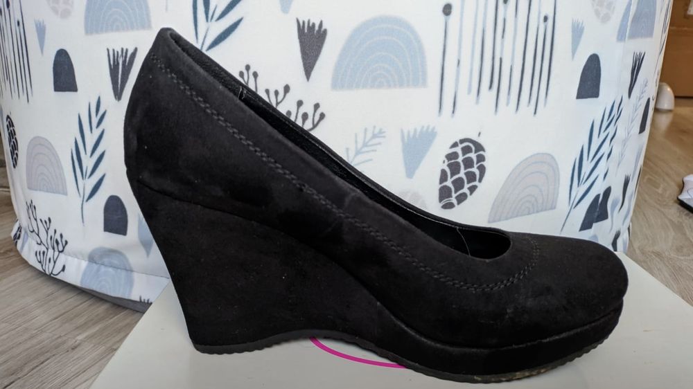 Buty na koturnie