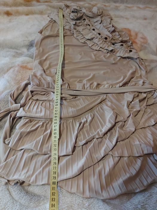 Вечірнє плаття бежеве