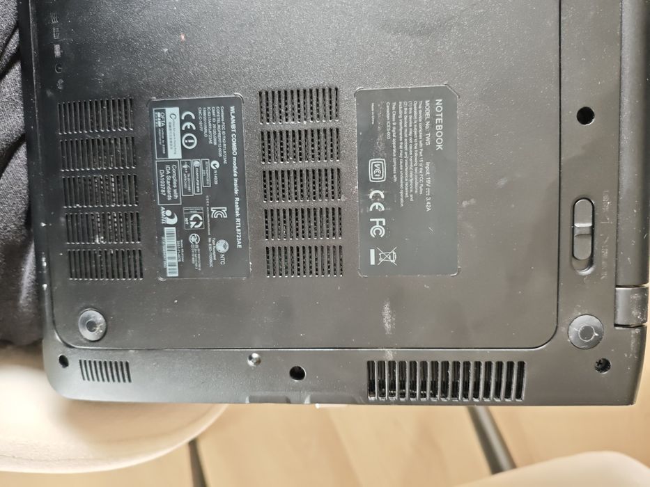 Laptop i3 4GB 500GB