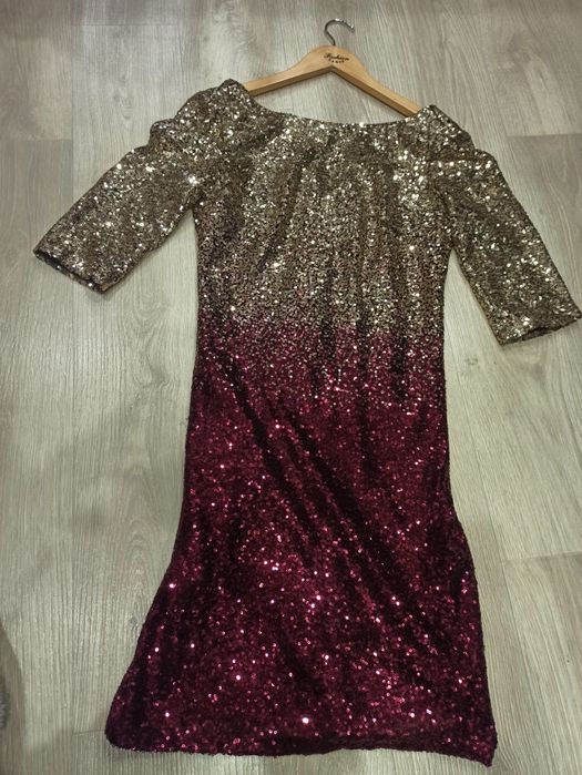 Нарядное платье в идеальном состоянии