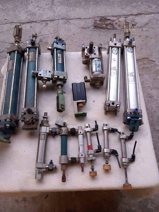 Sprzedam części pneumatyki siłowniki zawory