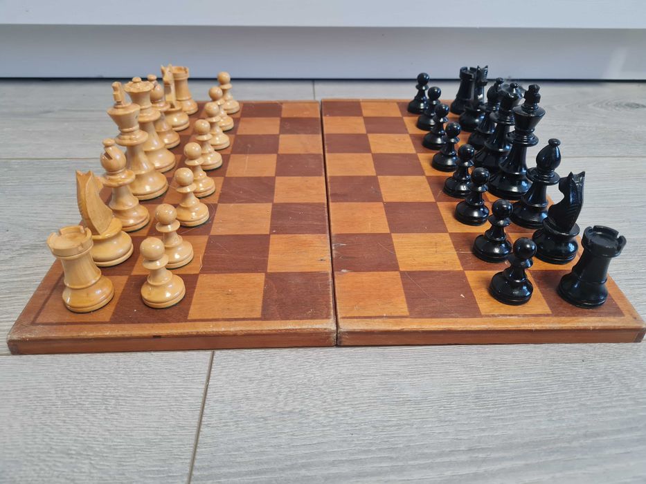 Шахматы разные деревянные и пластиковые и поштучно