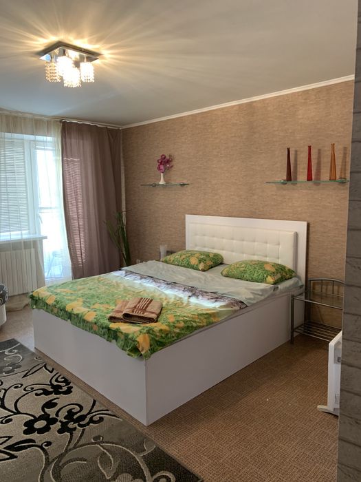 Сдам 1комн квартиру на Титова посуточно