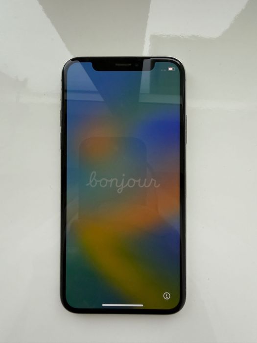Телефон IPhone X