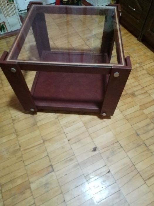 Столик журнальный