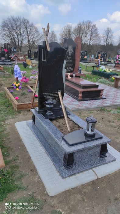 Виготовлення пам'ятників