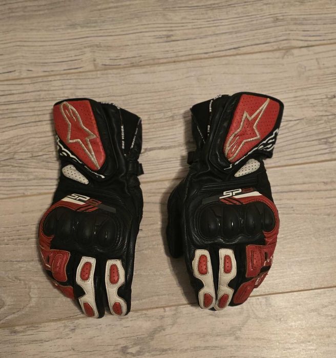 Odzież motocyklowa kombinezony, buty, rękawice