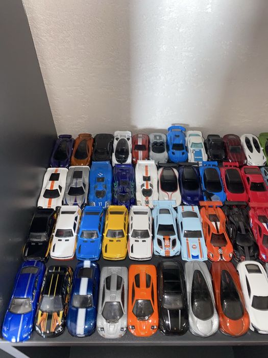 Розпродажа Хот Вілс