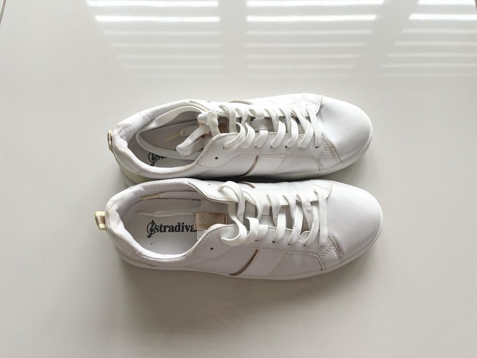 Stradivarius rozm 38, białe damskie buty.