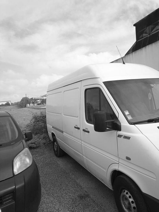 Carrinha para venda VW lt35 de 2005 cilindrada  2500 TDI carrinha em bom estado sempre estimada