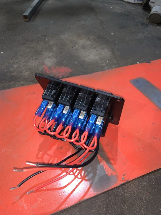 Включателі на трактор