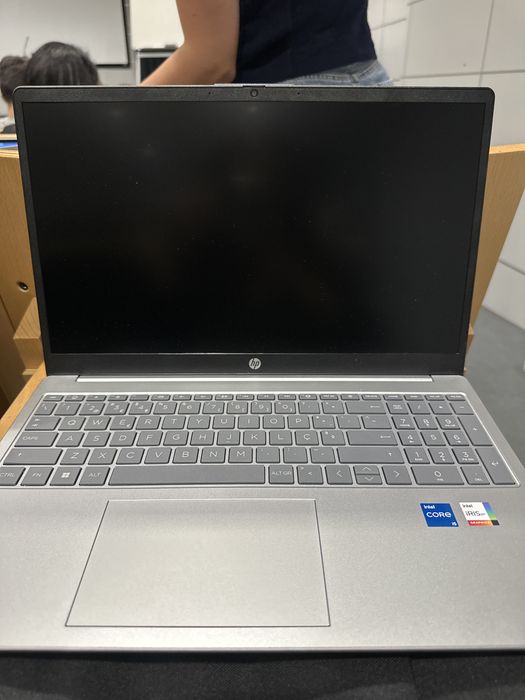 computador HP totalmente novo