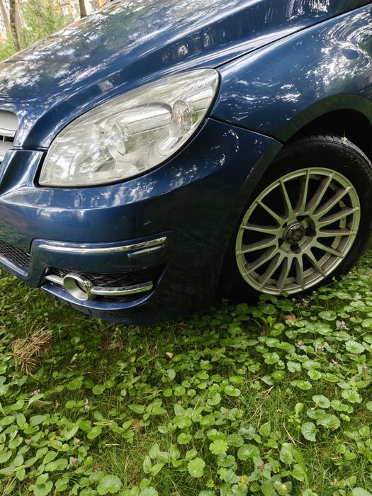 Mercedes Benz B200