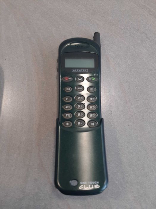 Stare komórki Alcatel i Nokia