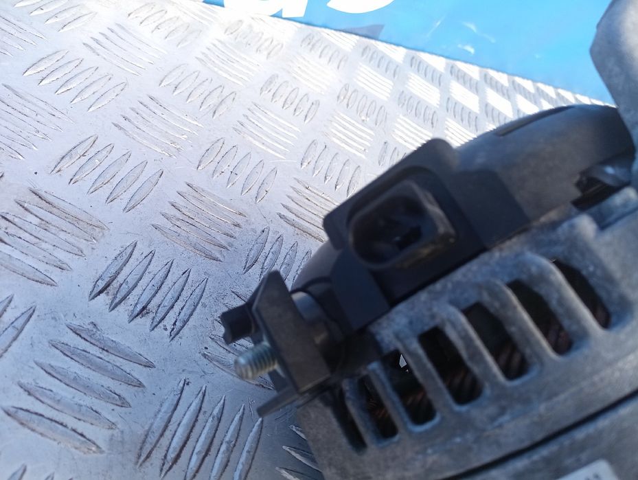 Генератор BMW 3 F30 Генератор БМВ 3 Ф30 Розборка бмв ф30 Разборка ф30