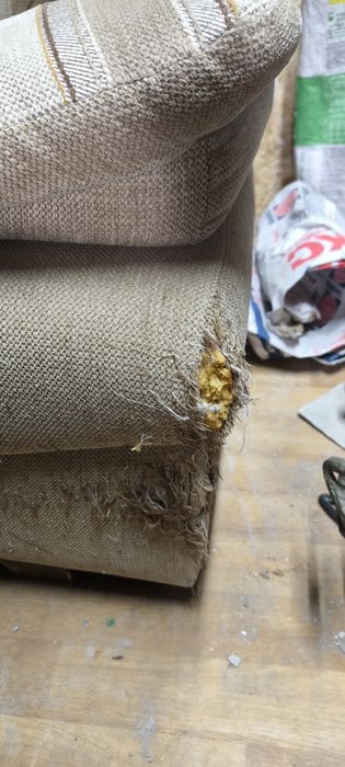 Віддам б/у диван даром