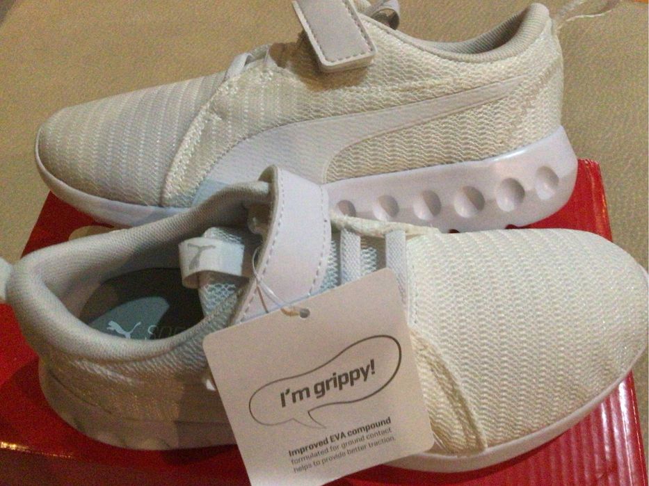Sapatilhas Puma Carbon 2V PS tamanho 34 NOVAS
