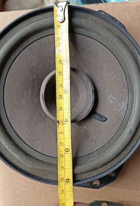 Głośnik samochodowy 15 cm + maskownica.
