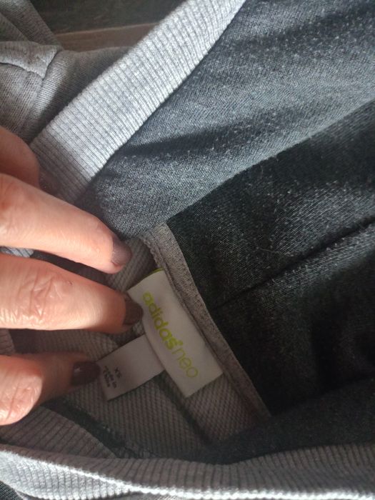 Bluzy sportowe Adidas i Sinsay