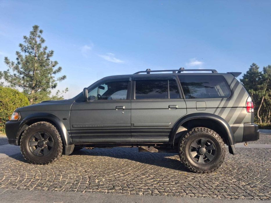 Mitsubishi Pajero Sport 2004